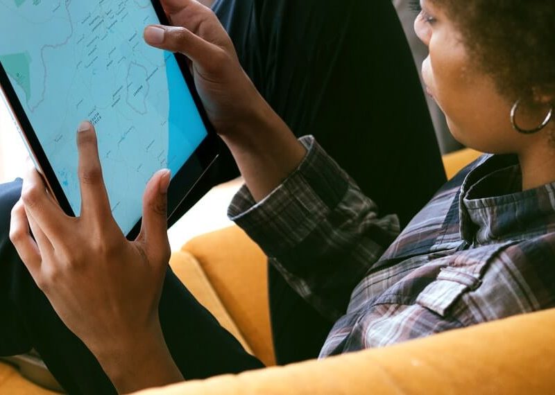 Blog - Turistas utilizam app gps nos destinos